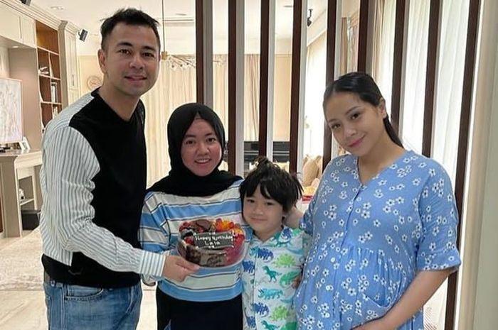 Mbak-Lala-bersama-keluarga-Raffi-Ahmad.jpg