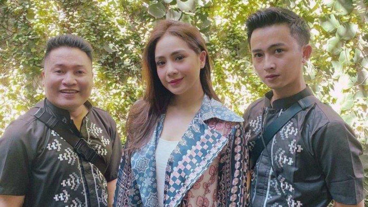 Beri Makan Asistennya Makanan Sisa, Nagita Slavina Dihujat,  Merry dan Sensen Membela Ungkap Sesuatu