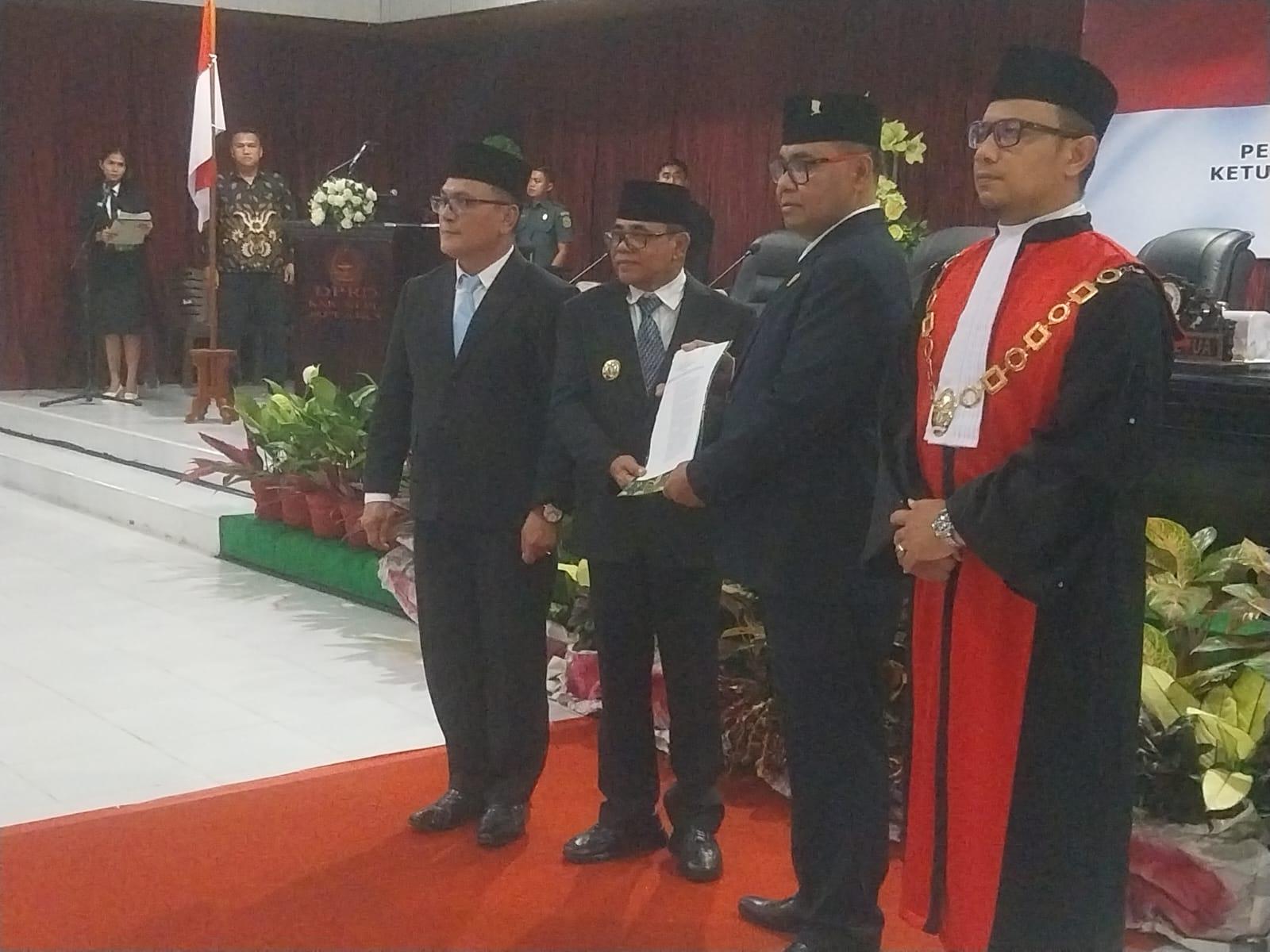 Moghtar Kaudis Resmi Dilantik Sebagai Ketua DPRD Sitaro - Tribunmanado.co.id