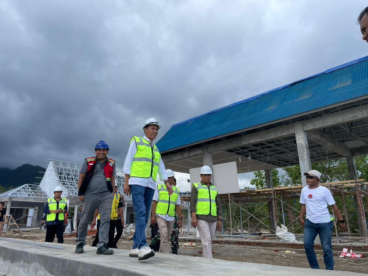 Pastikan Kualitas Pekerjaan, Bupati Bolsel Tinjau Langsung Proyek Kampung Nelayan di Momalia