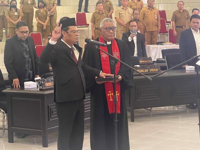 Nabsar-Badoa-Dilantik-sebagai-Wakil-Ketua-DPRD-Bitung-Sulawesi-Utara-3-Anggota-PKP-Tidak-Hadir.jpg
