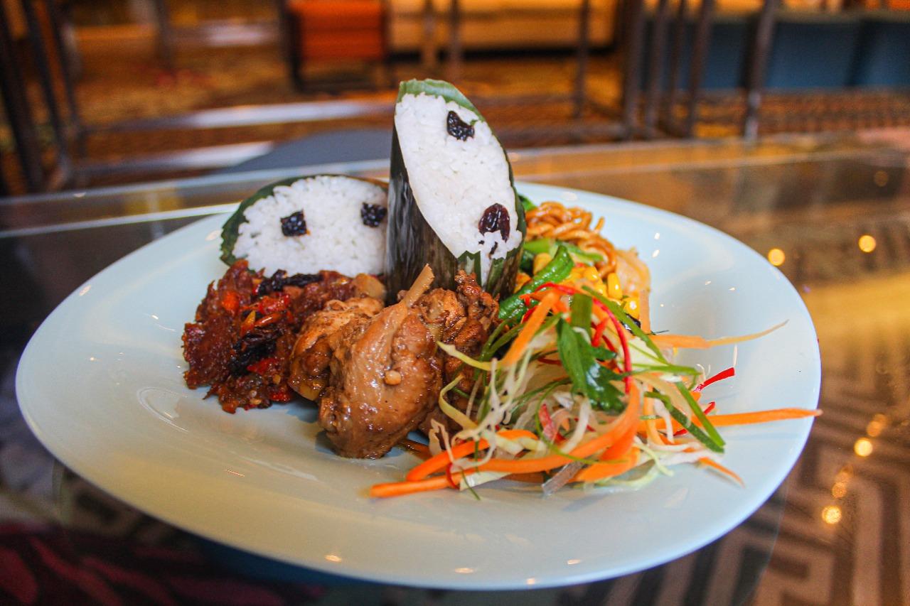 Menu Spesial Nasi Campur Aston Manado Hotel