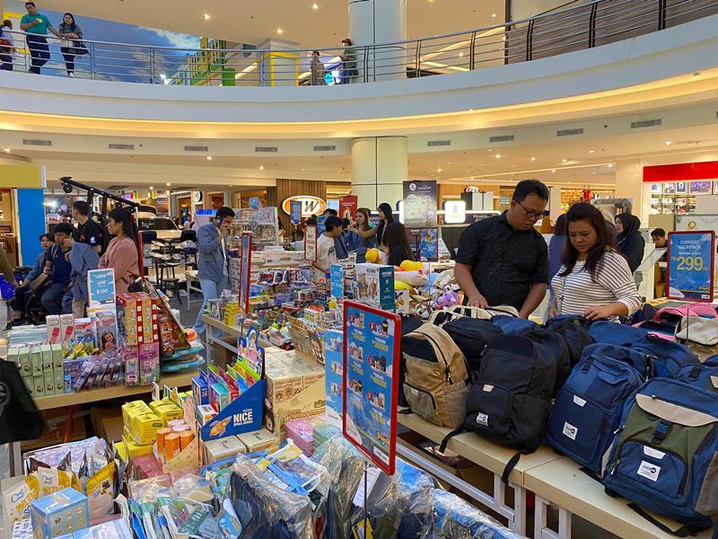 PAMERAN-Potret-Pameran-Back-To-School-Gramedia-Maljljl.jpg