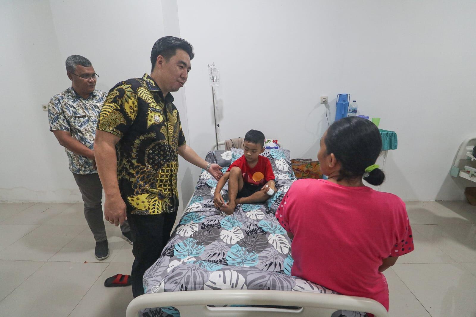 PEMKAB-SANGIHE-Bupati-Kepulauan-Sangihe-Michael-Thungari-bersama-pimpinan-DPRD-Sangihe.jpg