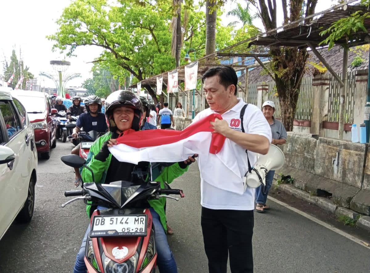 Gubernur Sulawesi Utara Yulius Selvanus Ajak Masyarakat Kibarkan Bendera Merah Putih