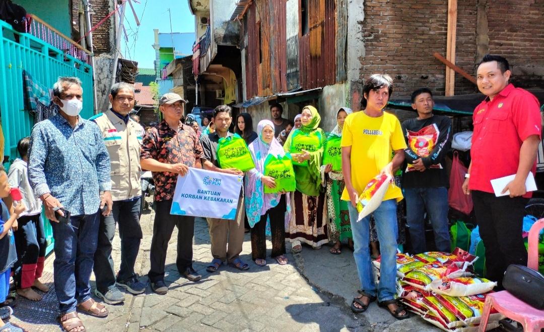 Korban Kebakaran di Rappokalling Dapat Bantuan dari YBM PLN UIP Sulawesi