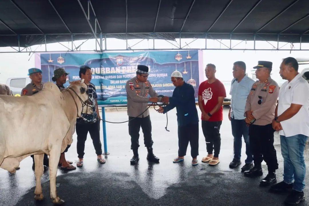 POLRES-SANGIHE-Polres-Kepulauan-Sangihe-menggelar-kegiatan-Qurban-Presisi890-0.jpg