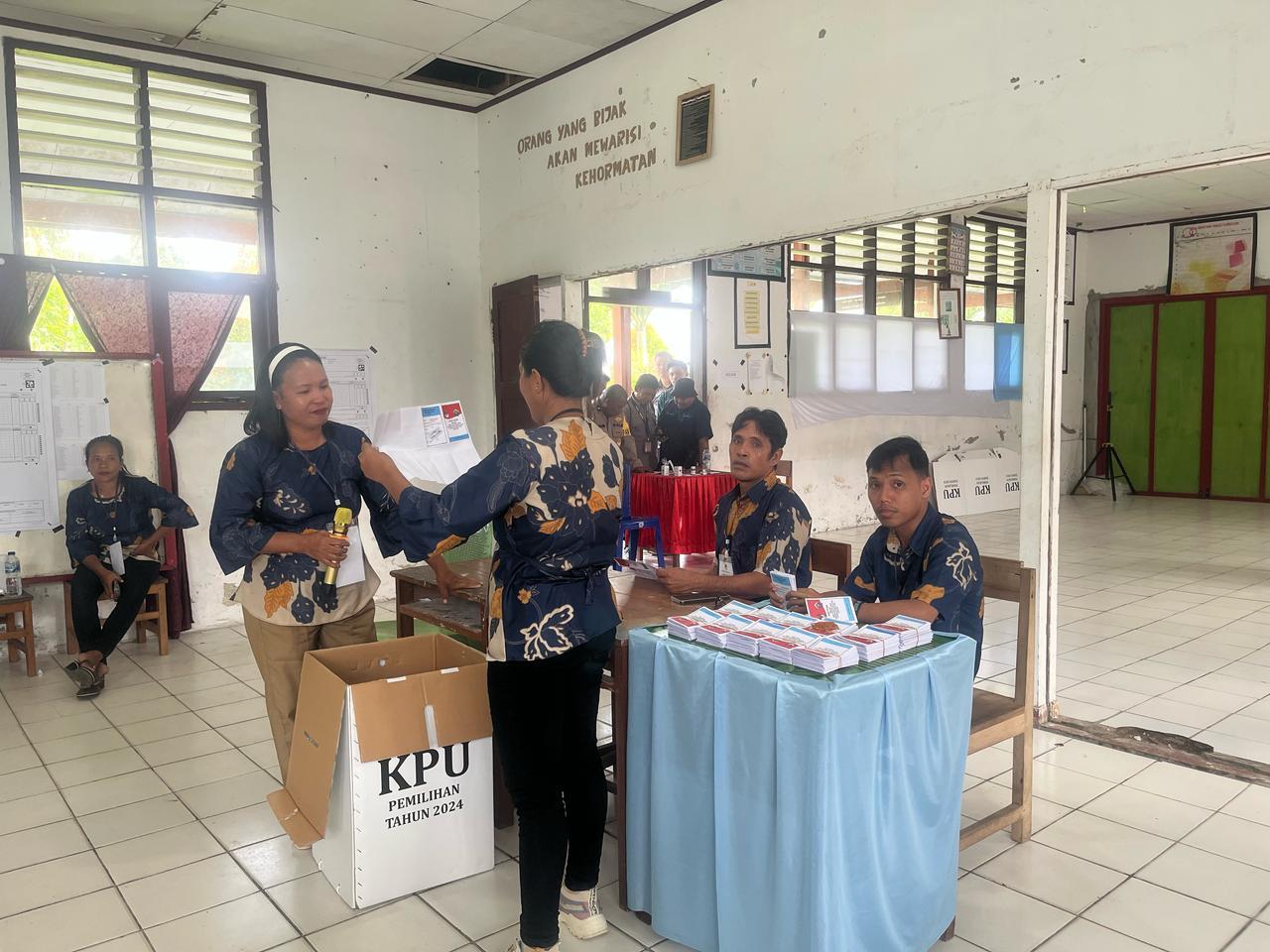 Irwan-Haroni Ungguli Welly-Anisya di TPS 002 Desa Essang Selatan Kepulauan Talaud, Raih 162 Suara