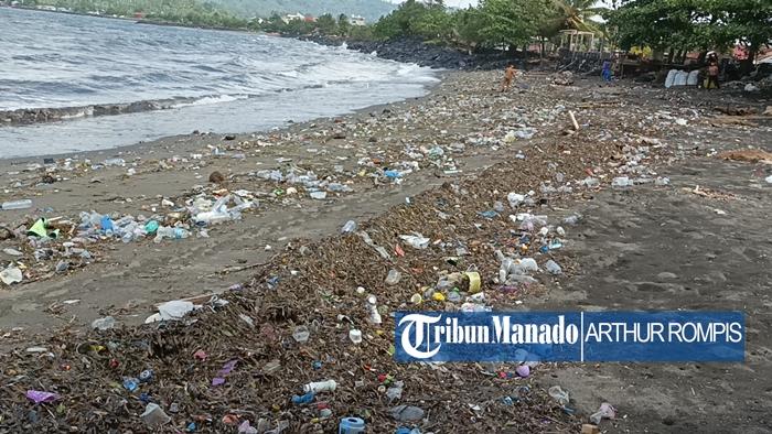 Pantai-Karangria-di-Kelurahan-Karangria-Kecamatan-Tuminting-Kota-Manado.jpg