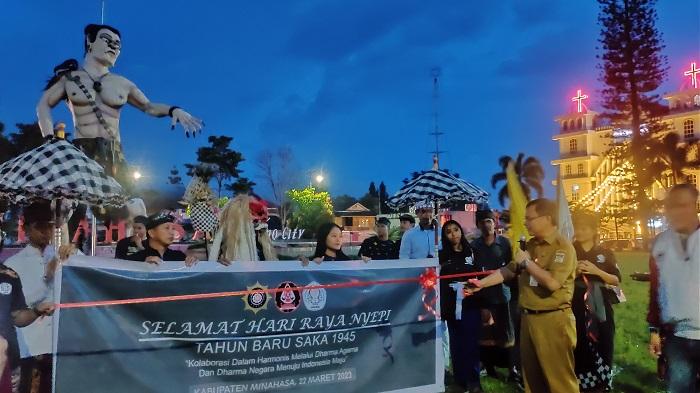 Sambut Hari Raya Nyepi, Mahasiswa Hindu Minahasa Gelar Pawai Ogoh Ogoh Keliling Kota Tondano