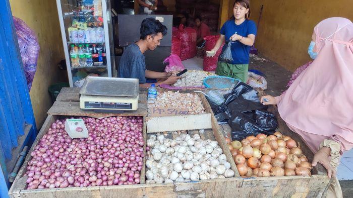 Harga Bawang Naik di Manado Sulawesi Utara, Tembus Rp60 Ribu per Kilogram