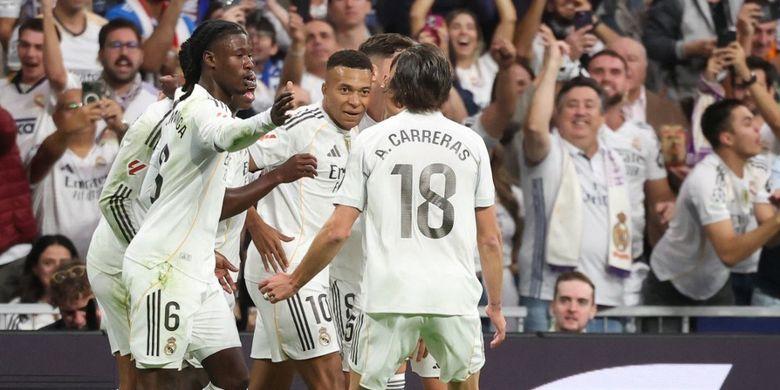 Pemain-Real-Madrid-merayakan-gol-Kylian-Mbappe.jpg