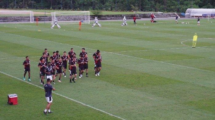 Pemain-Timnas-Indonesia-menjalani-sesi-latihan-intens-di-Bali-United-Training-Center.jpg