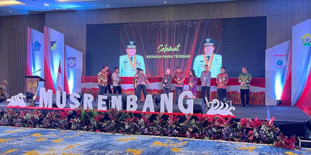 Pemkab-Minahasa-Utara-menerima-dua-pengahargaan-Kamis-27-April-20230.jpg