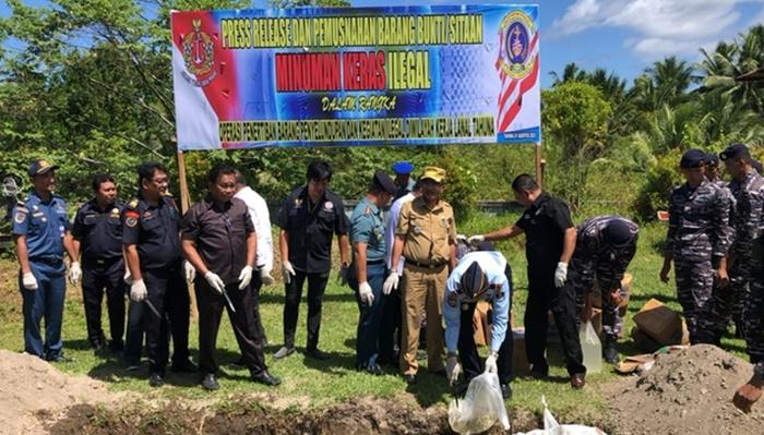 Pemusnahan-Miras-Jenis-Captikus-di-Mako-Lanal-Tahunahfghfgh76hjgfjghjghjjh.jpg