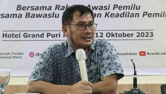 Pengamat-Politik-dari-Universitas-Sam-Ratulangi-Manado-Sulawesi-Utara-fghgfjhyu79789jghjghj.jpg