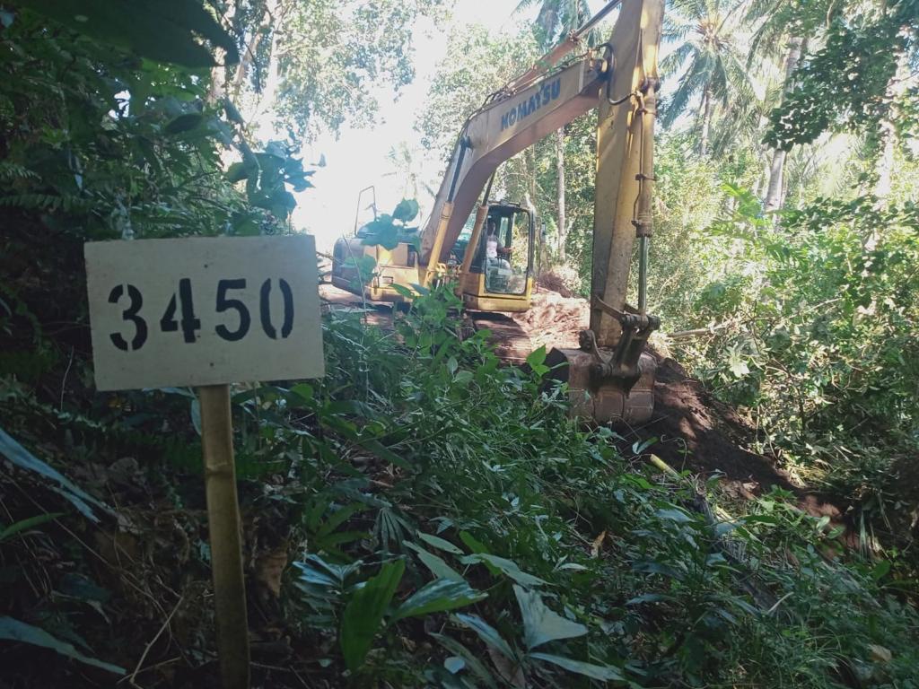 Pengerjaan-jalan-yang-menghubungkan-Winenet-Kasawari-Tandurusa-Aertembaga-Bitung-fghfghfgh.jpg