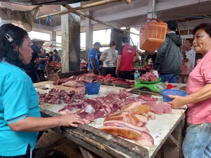 Harga Daging Babi di Pasar Airmadidi Minut Sulawesi Utara Masih Mahal, Pedagang Ungkap Penyebabnya