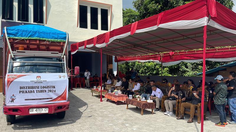 108 Kotak Logistik Pilkada 2024, Mendarat di Pulau Lembeh Bitung
