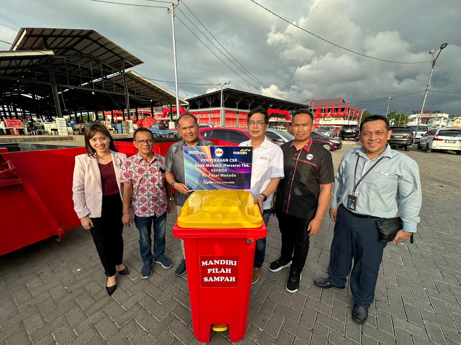 Penyerahan-CSR-Bank-Mandiri-oleh-VP-Bank-Mandiri-fhfgh.jpg