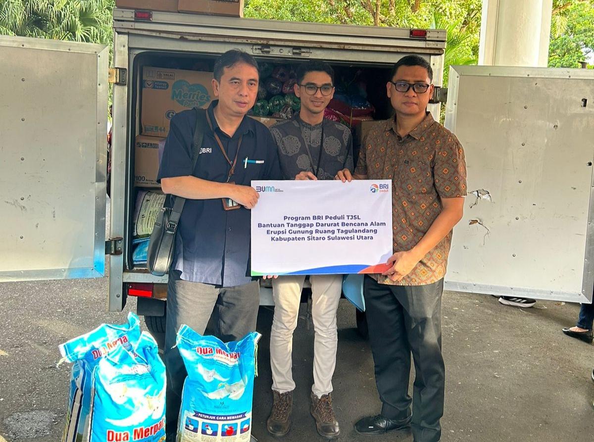 Penyerahan-bantuan-BRI-Peduli-untuk-korban-erupsi-Gunung-Ruang-jfgjjg.jpg