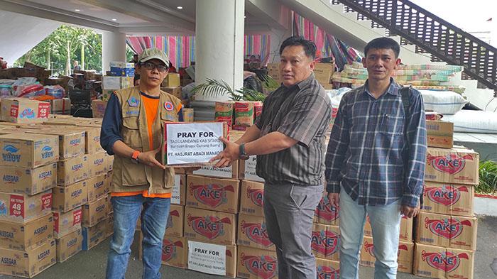 Penyerahan-bantuan-Hasjrat-Group-untuk-korban-erupsi-Gunung-Ruang.jpg