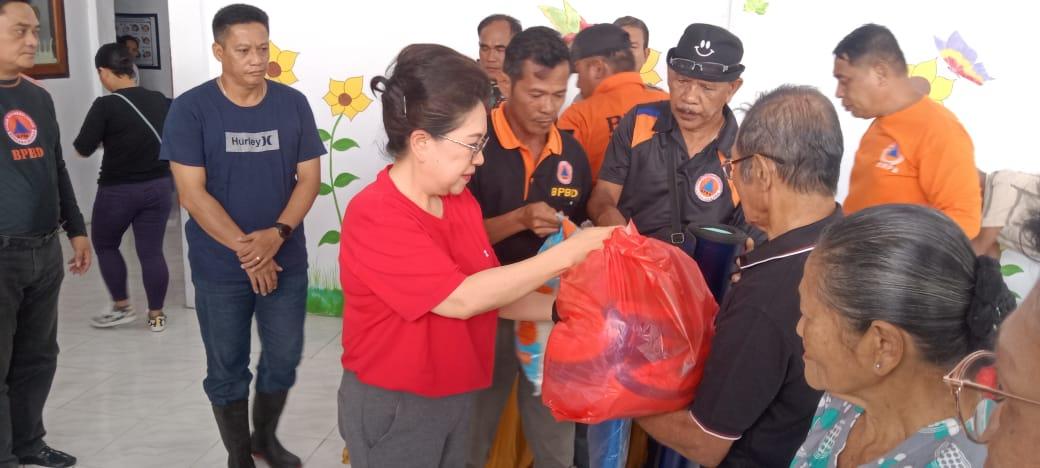 Pj Bupati Kepulauan Sangihe Sulawesi Utara Terus Salurkan Bantuan, Kali Ini di Kampung Kaluwatu