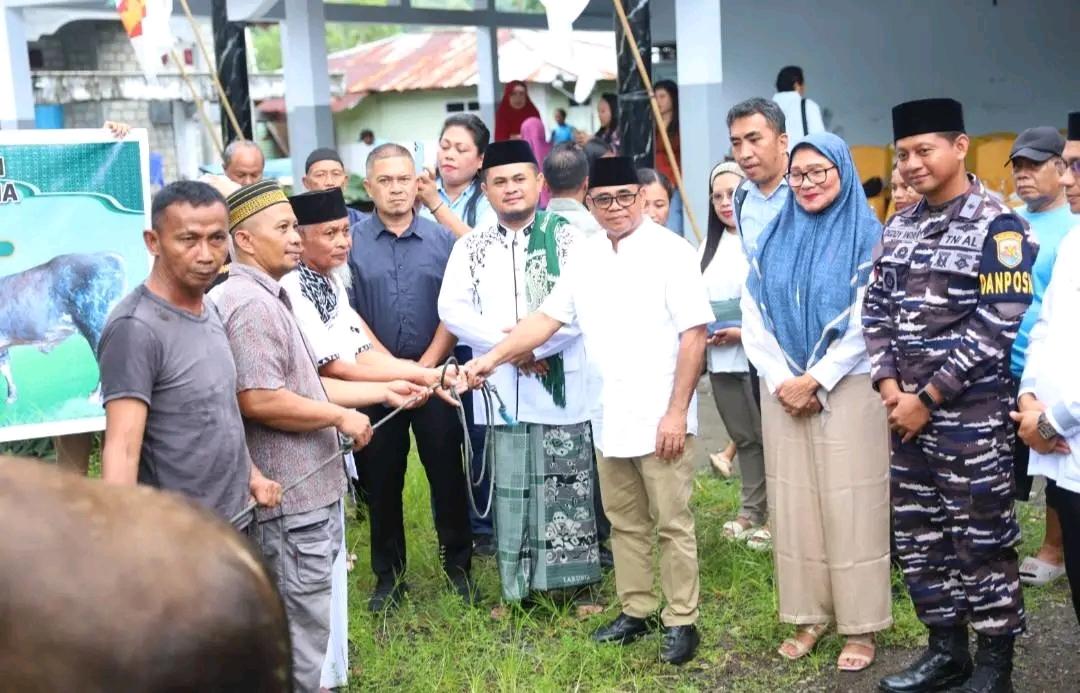 Penyerahan-hewan-kurban-tersebut-dilaksanakakhkjhk.jpg
