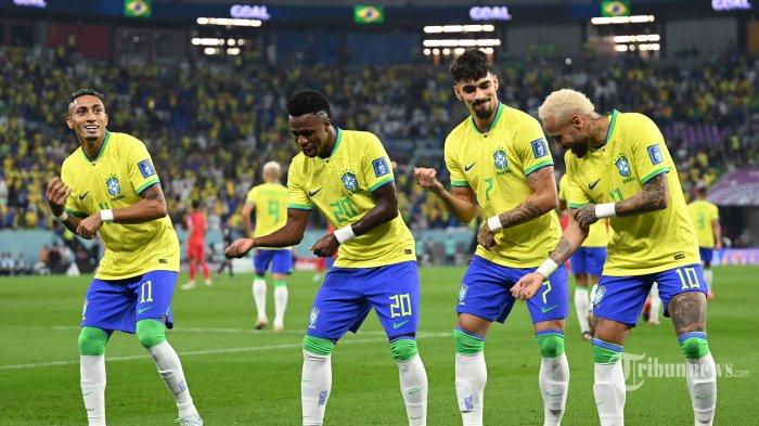 Penyerang-Timnas-Brasil-Vinicius-Junior-melakukan-selebrasi-bersama-rekan-rekan-setimnya.jpg