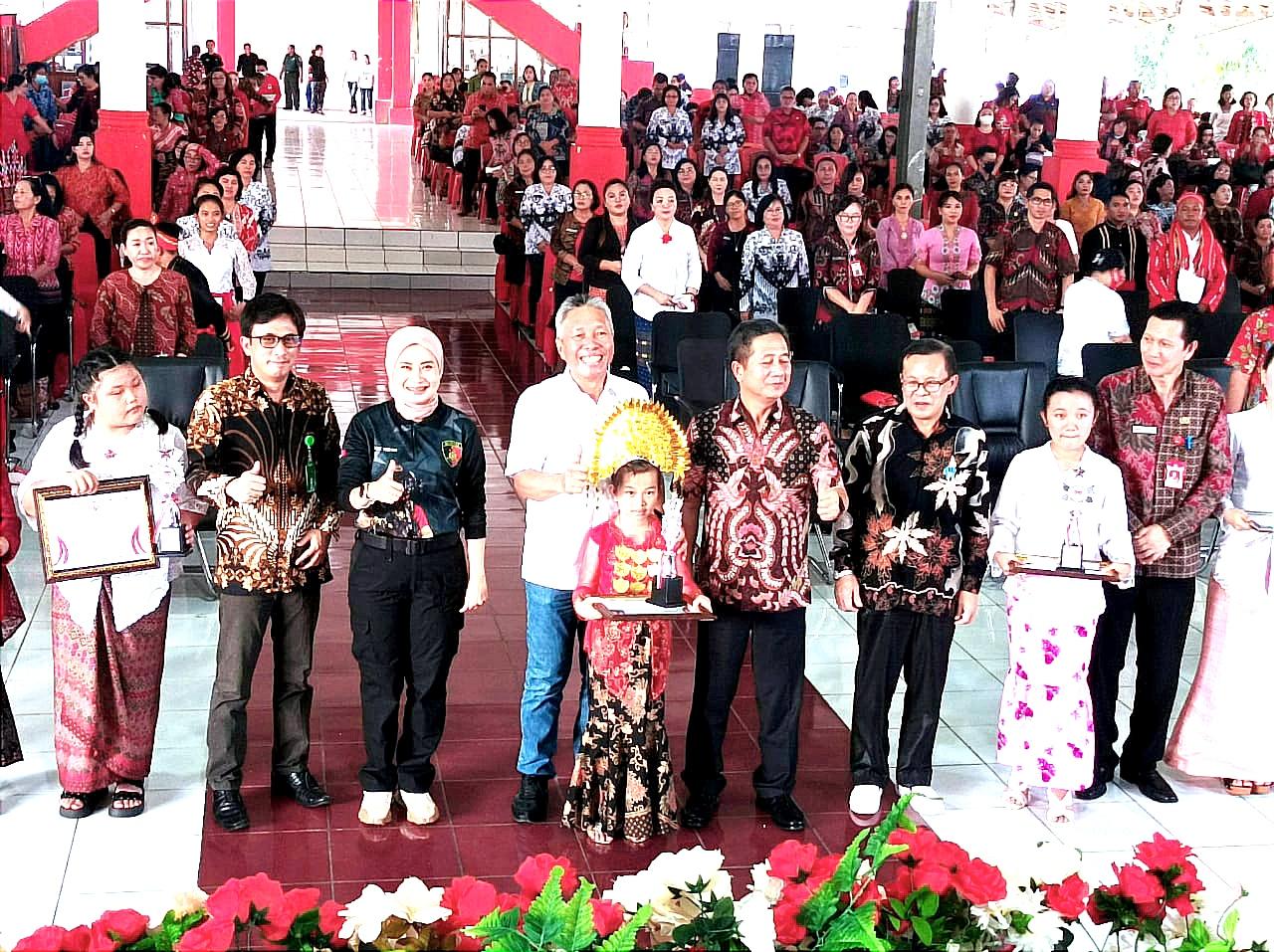 Perayaan Hari Guru Nasional 2022, Bupati Minsel Franky Donny Wongkar Apresiasi Tugas Mulia Guru