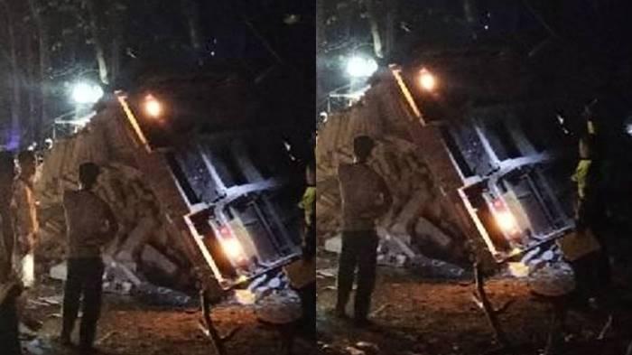 Kecelakaan Maut, Bapak dan Anak Tewas, Motor Korban Ditabrak Truk