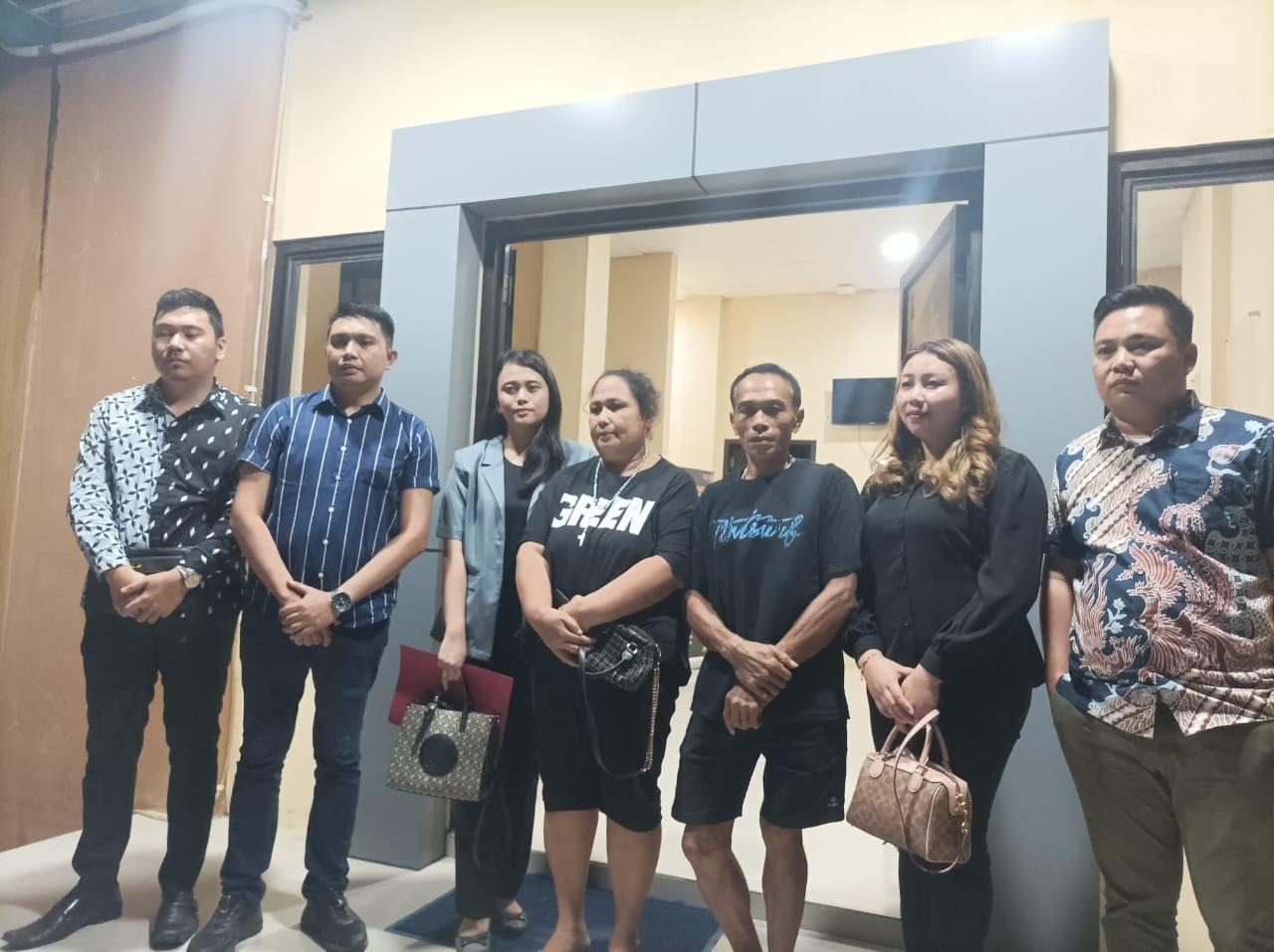 Pihak-keluarga-Evia-Mangolo-dan-kuasa-hukum-di-Polda-Sulut-Rabu-712026jghjghj78768jghj78.jpg
