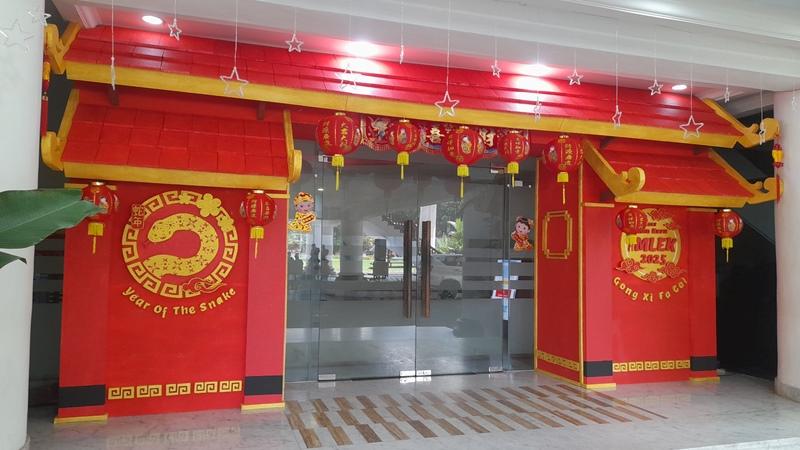 Pintu-masuk-kantor-Gubernur-disulap-jadi-gerbang-Imlek-Terdapat-gapura-JJJH8HJJ.jpg