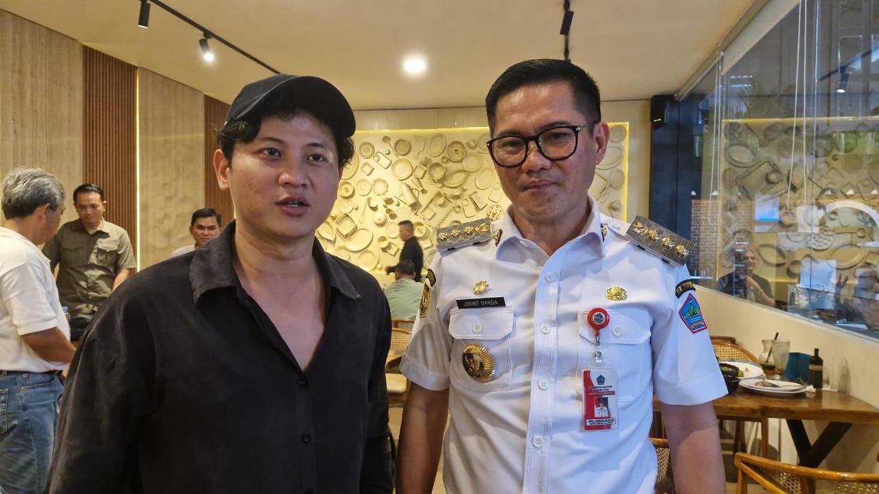 Pjs-Ketua-Apkasi-juga-Bupati-Trenggalek-Mochamad-Nur-Arifin-Bupati-Minahasa-Utara-Joune-Ganda.jpg