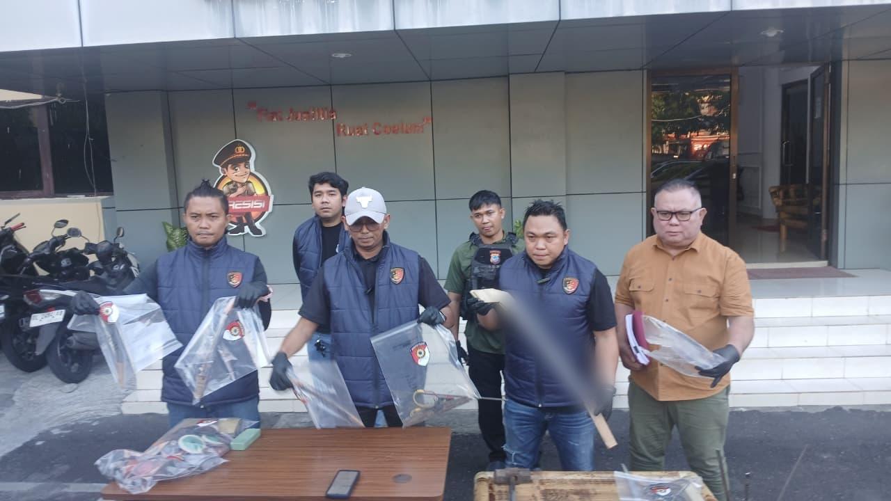 Identitas Pembuat dan Penjual Senjata Tajam di Minut, Sudah Ditangkap Polisi - Tribunmanado.co.id