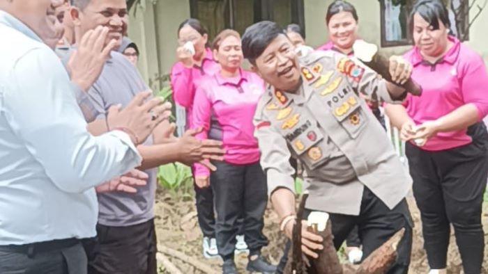 Kapolres Minut Suapi Anggotanya Ubi dan Rica, Sedang Launching Program Pekarangan Pangan Lastari