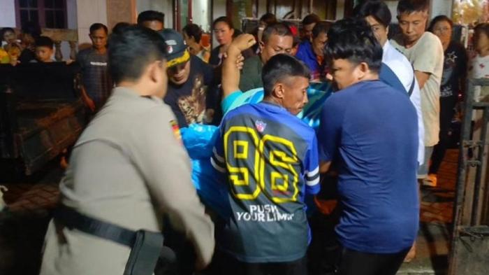 Polsek-Bunaken-bergerak-cepat-mengamankan-TKP-usai-terjadinya-kecelakaan.jpg