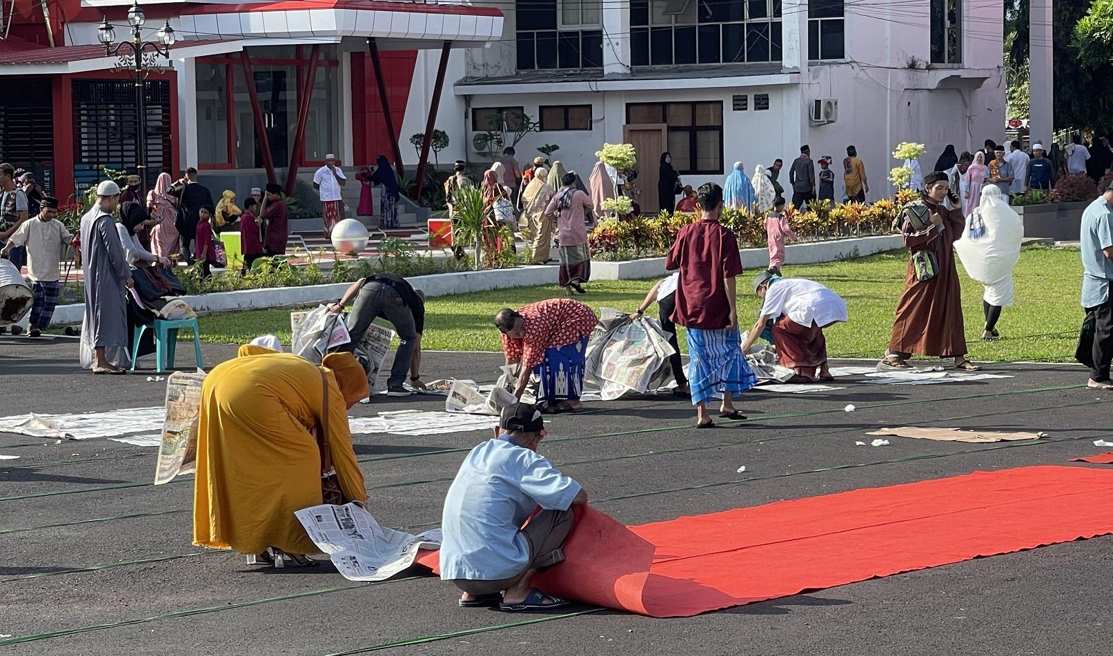Walikota Bitung Maurits Mantiri Apresiasi Jamaah Lakukan Bersih-Bersih Usai Salat Id