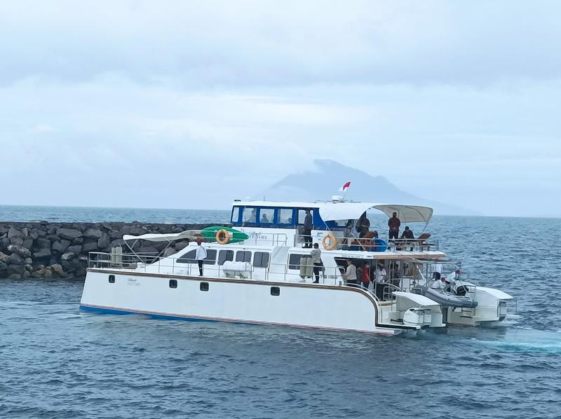 Presiden-Jokowi-pagi-ini-berlayar-ke-Pulau-Bunaken-dari-Dermaga-Kawasan-Mega-Mas-Manadodfh.jpg