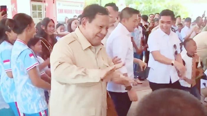 Presiden-Prabowo-menghibur-anak-anak-sekolah-dengan-berjoget.jpg