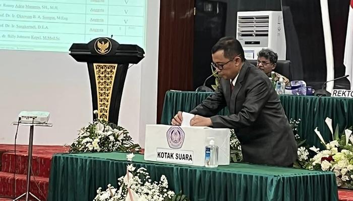 Prof-Dr-Ir-Oktovian-Berty-Alexander-Sompie-MEng-meraih-suara-terbanyak-dalam-Pemilihan-Rektorhghfgh.jpg