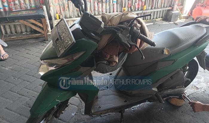 Proses-ganti-oli-kendaraan-sepeda-motor-di-salah-satu-toko-di-Kairagi-Manado.jpg