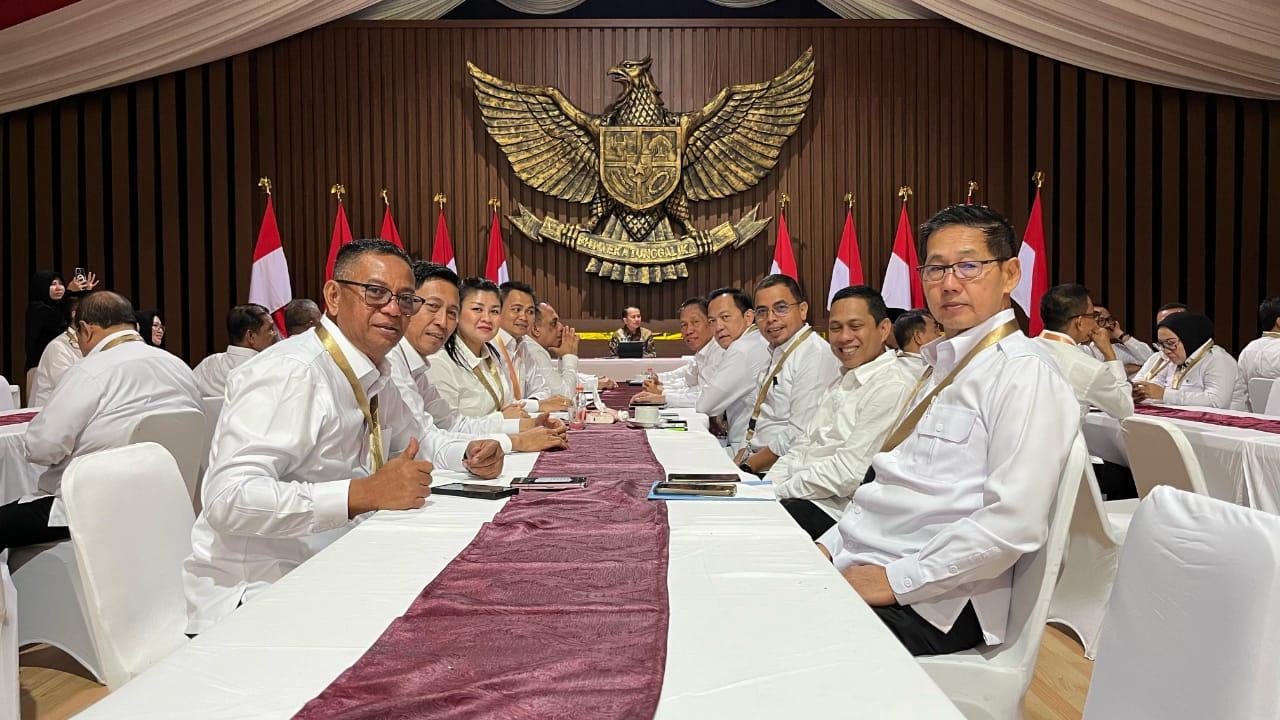 RETREAT-Wali-Kota-Tomohon-Caroll-Senduk-bersama-seluruh-kepala-daerahlo0.jpg