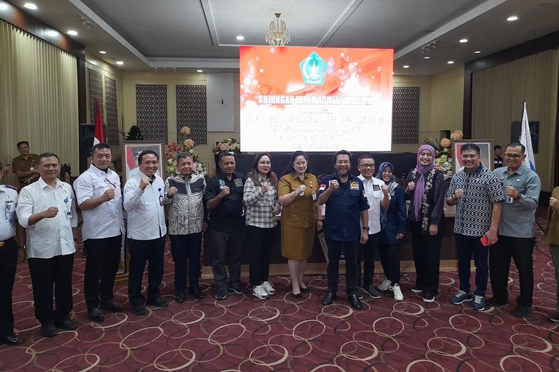 Rapat-antara-Komite-II-DPD-RI-bersama-Pemprov-Sulut-dan-stakeholder-lainnya-jkui.jpg