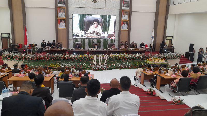 Rapat-paripurna-HUT-kota-Manado-ke-402-di-ruang-rapat-Paripurna.jpg