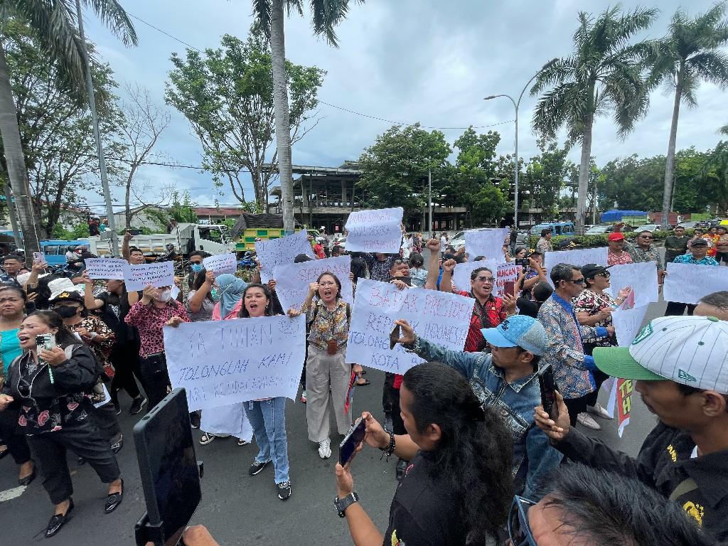 7 Berita Populer Sulut Hari ini: Olly Hadiri Sidang, ASN di Bitung Demo hingga Heboh Soal First Lady