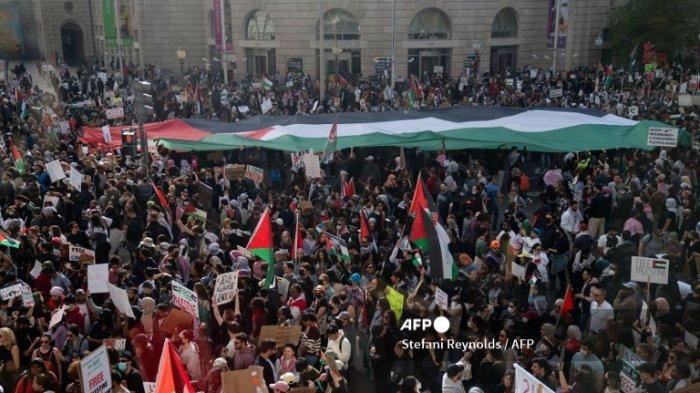 Ratusan-Ribu-Warga-Amerika-Serikat-berdemo-serukan-bebaskan-Palestina-di-Washington-DC.jpg