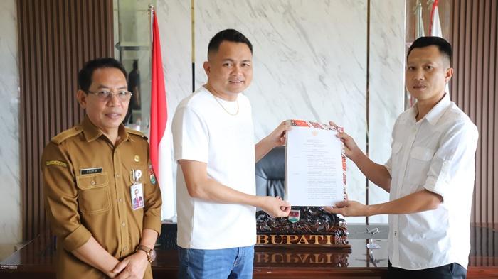 Bupati Minahasa Tenggara Ronald Kandoli Tunjuk Falkau Mamahit Jabat Dirut PDAM, Minta Fast Respon