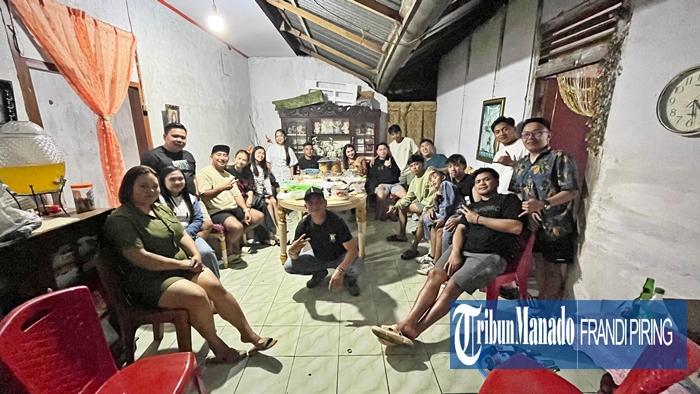 Rukun-Kami-Kami-saat-pasiar-ke-rumah-Keluarga-Billy-Momongan-Maindoka-di-Sinsingon.jpg