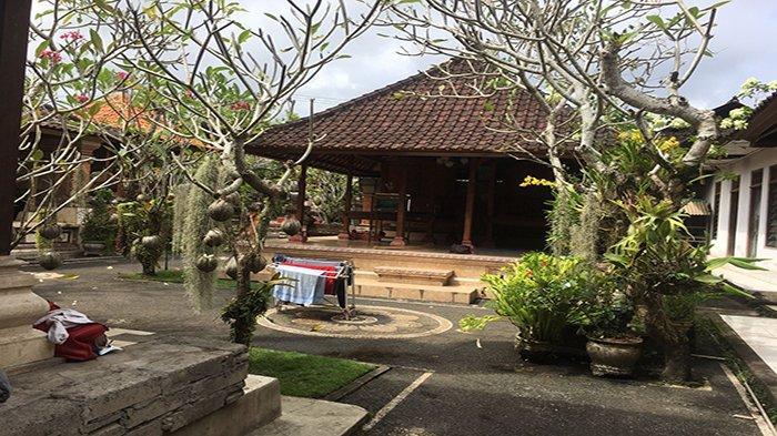 Rumah-Dokter-Wayan-tampak-asri-layaknya-rumah.jpg